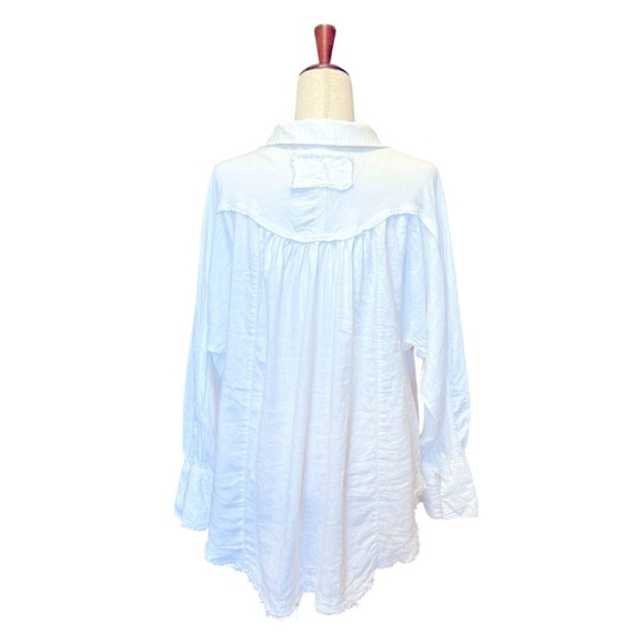 We The Free Raw Hem Oversized Button-Up Shirt Size Small #1667 - Picture 5 of 6
